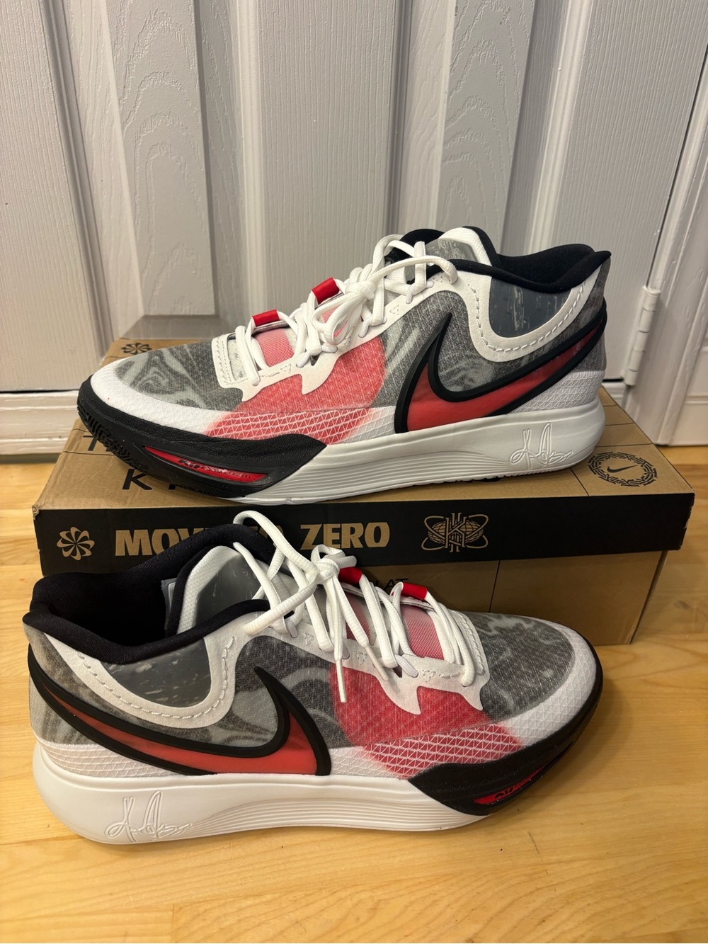 Nike Men’s Sneakers - White/Red/Black kyrie irving